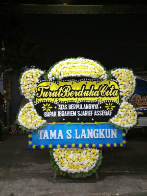 Papan Bunga Duka di Kandat